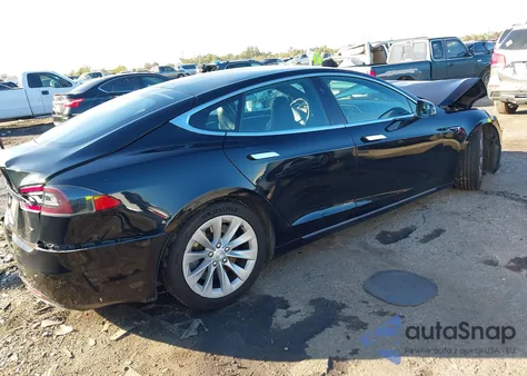 2017 Tesla Model S 60/75 z USA, uszkodzony, nr VIN 5YJSA1E16HF217627